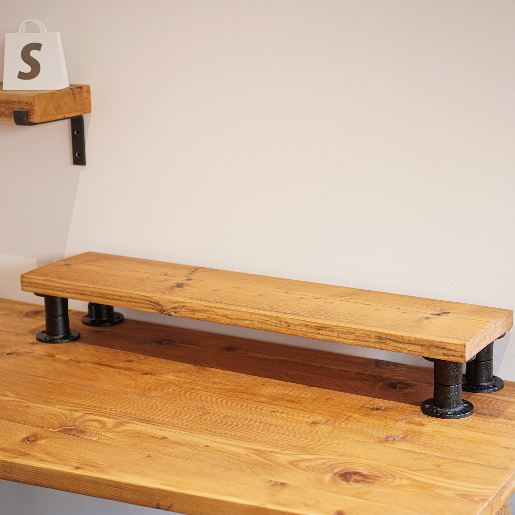 Scaffold board monitor stand