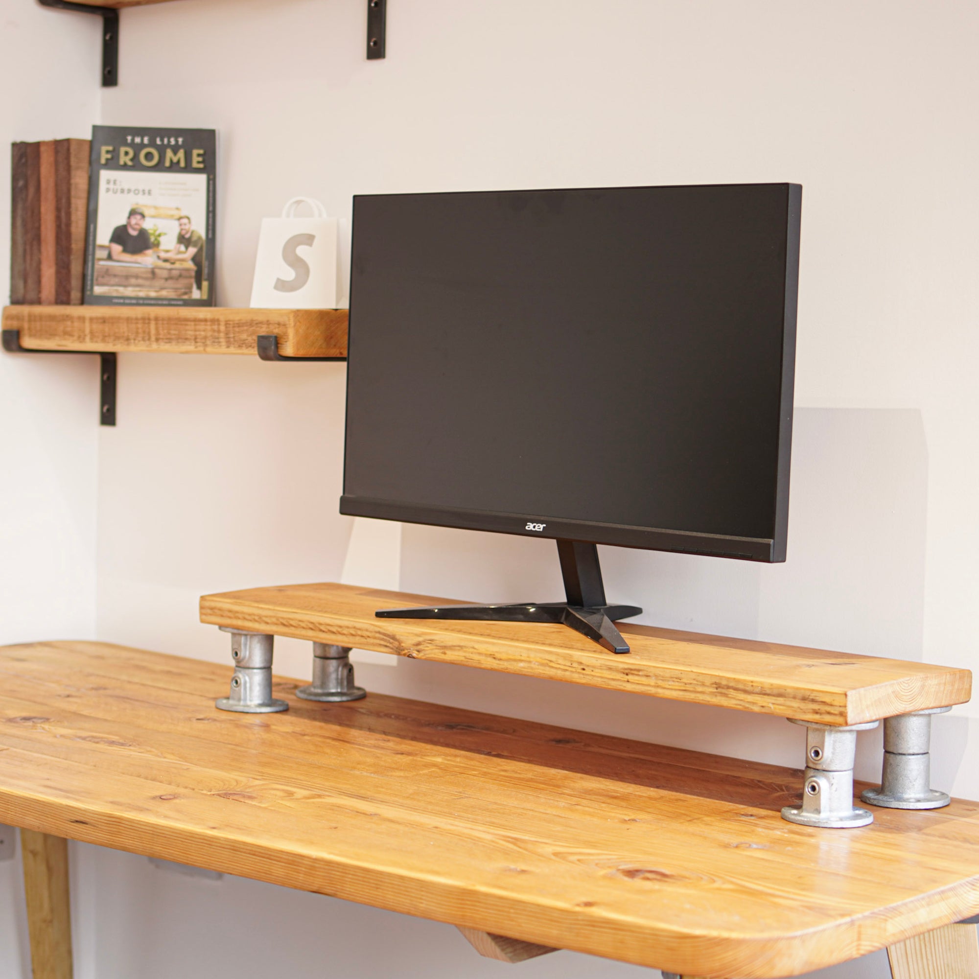 Scaffolding base for a monitor stand