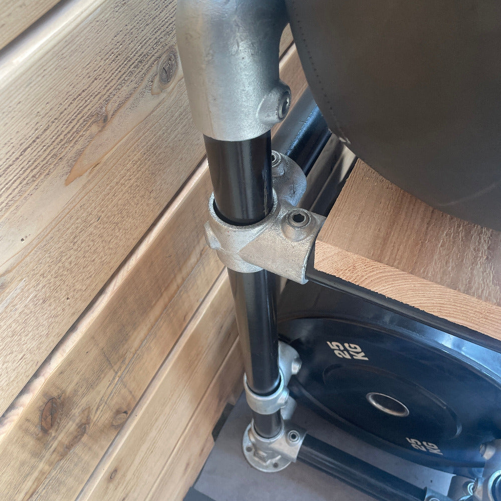 Scaffold Tube Clamp - 90 Degree 3-Way Middle Rail Corner (STC-116)