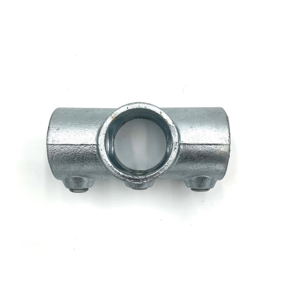 Four way midpoint corner cross for scaffold tubes