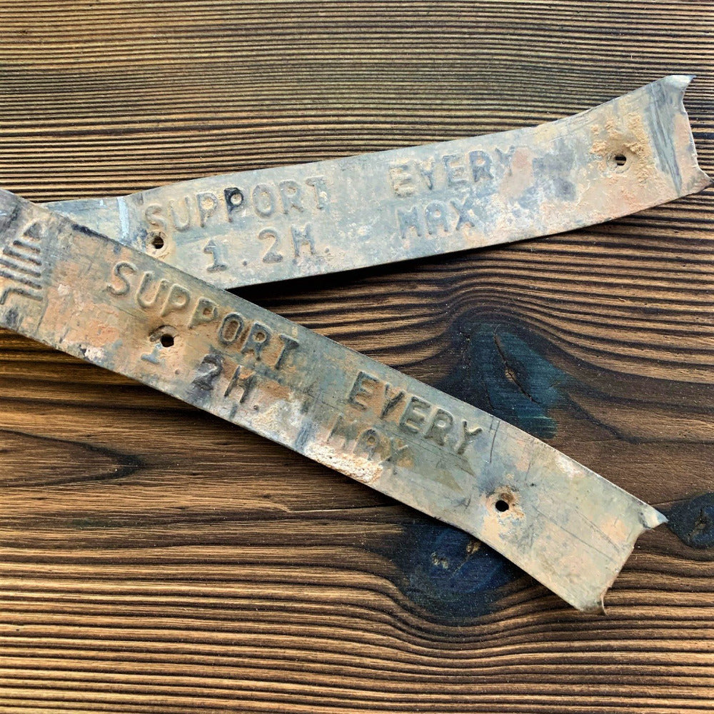 Original and authentic scaffold board end band
