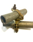 Coupling joing for fixing scaffold poles at different angles