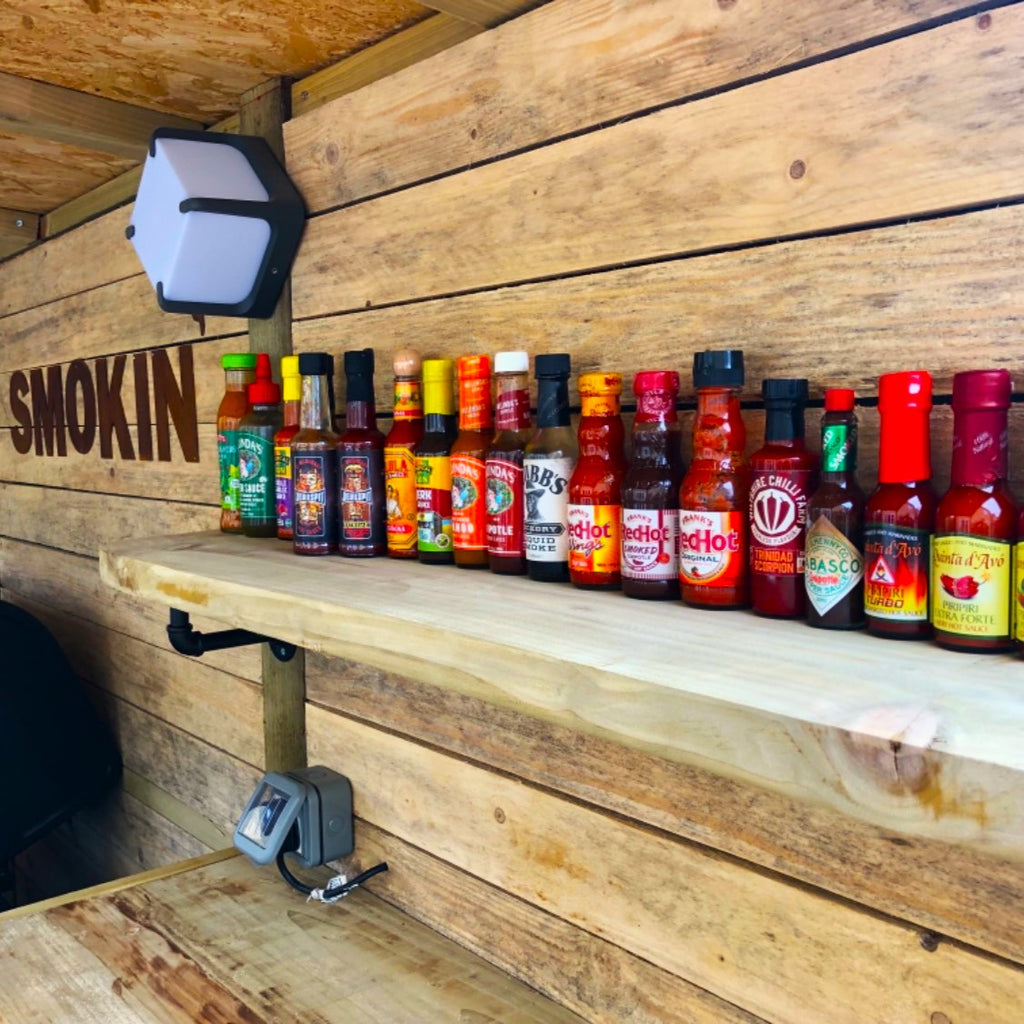 pallet wood with sauces on 
